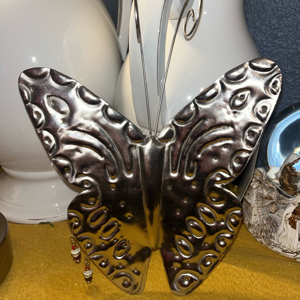 Cute butterfly jewelry holder, wall hanging, cute!